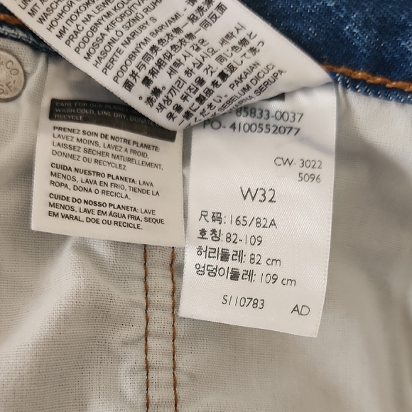 Levi's Classic Blue Jean Shorts - Picture 6 of 8